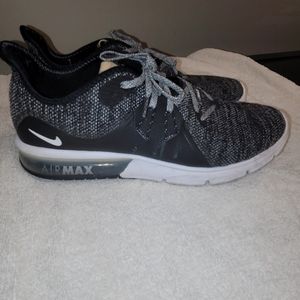 Nike Air Max size 9.5